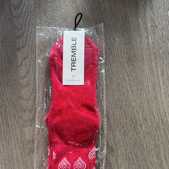 TREMBLE Red Heart Pattern Socks - Picture 2 of 6